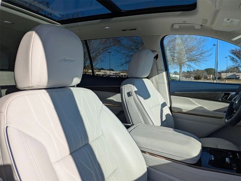 Certified 2025 Buick Enclave Avenir w/ Super Cruise Package image 18