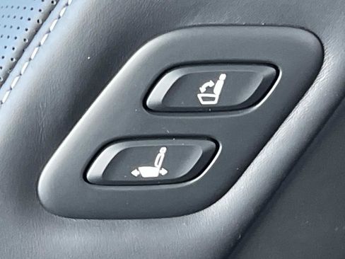 Used 2025 Genesis GV80 3.5T e-SC AWD/4WD image 39