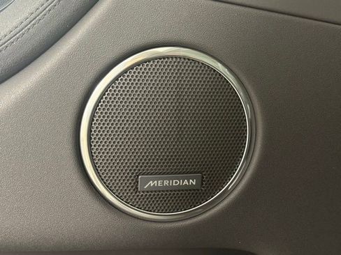 New 2025 Land Rover Discovery Sport S image 29