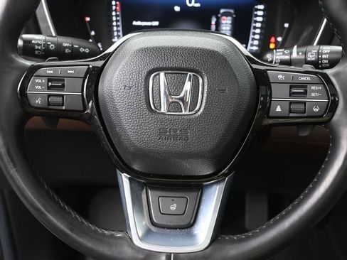 Used 2025 Honda Pilot Elite image 24