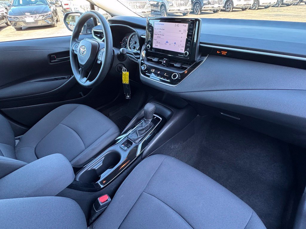 Used 2022 Toyota Corolla LE FWD image 28