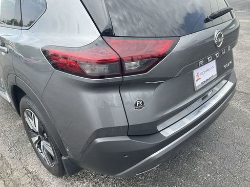 Certified 2023 Nissan Rogue SL w/ SL Premium Package AWD/4WD image 32
