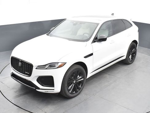 Certified 2025 Jaguar F-PACE R-Dynamic S image 24