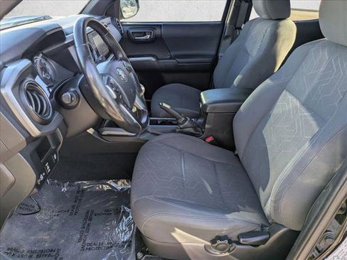 Used 2016 Toyota Tacoma TRD Off-Road image 15