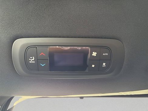 New 2026 Chrysler Pacifica Select FWD image 34