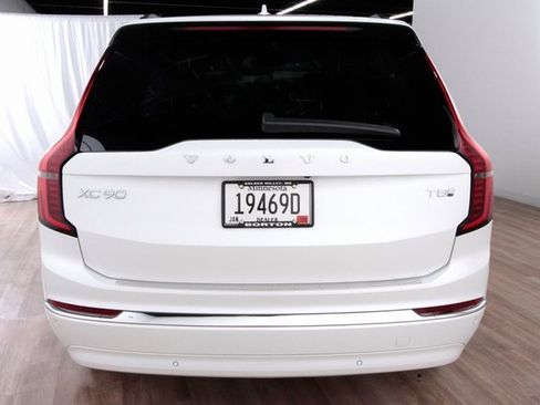 Certified 2025 Volvo XC90 T8 Plus w/ Protection Package Premier image 4