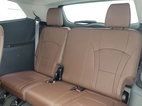 Used 2020 Buick Enclave Avenir w/ Avenir Technology Package image 17