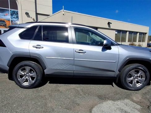 Used 2022 Toyota RAV4 XLE image 9