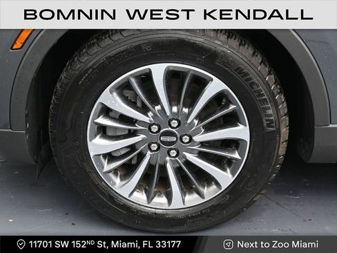 Used 2023 Lincoln Nautilus AWD w/ Premium Package image 9