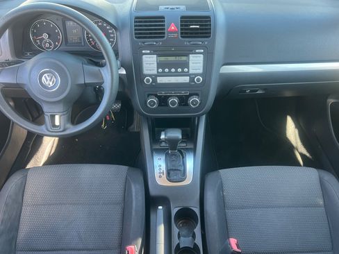 Used 2010 Volkswagen Jetta S image 10