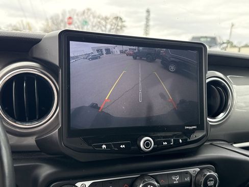 Used 2019 Jeep Wrangler Unlimited Sahara w/ Cold Weather Group image 23