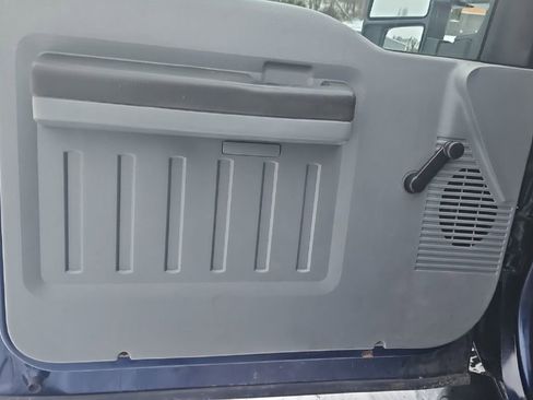 Used 2012 Ford F250 XL w/ Snow Plow Prep Pkg image 12