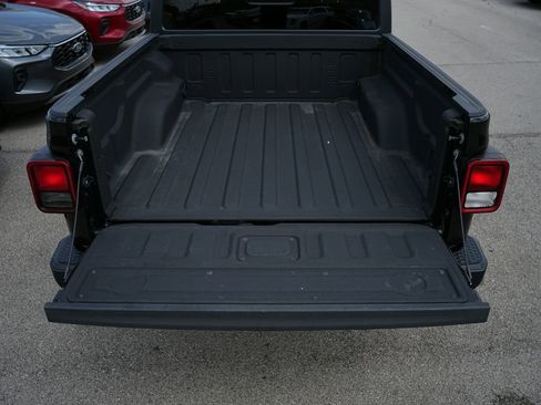 Used 2020 Jeep Gladiator Sport w/ Quick Order Package 24S AWD/4WD image 7