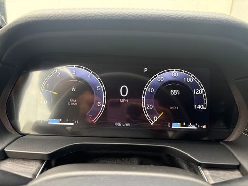 Used 2024 Jeep Grand Cherokee Limited image 18