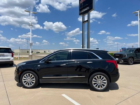 Used 2017 Cadillac XT5 Platinum AWD/4WD image 3
