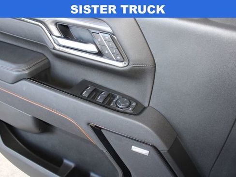 Used 2025 GMC Sierra 2500 AT4 w/ AT4 Premium Plus Package image 21