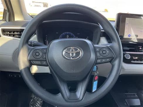 Used 2026 Toyota Corolla Cross L image 18