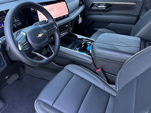 New 2026 Chevrolet Suburban Premier image 10
