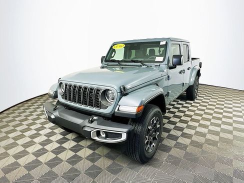 New 2026 Jeep Gladiator Sport AWD/4WD image 5