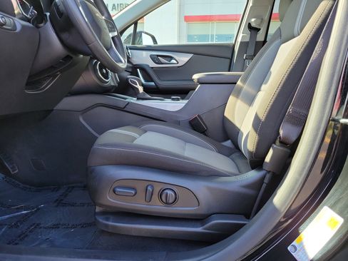 Used 2025 Chevrolet Blazer LT FWD image 16