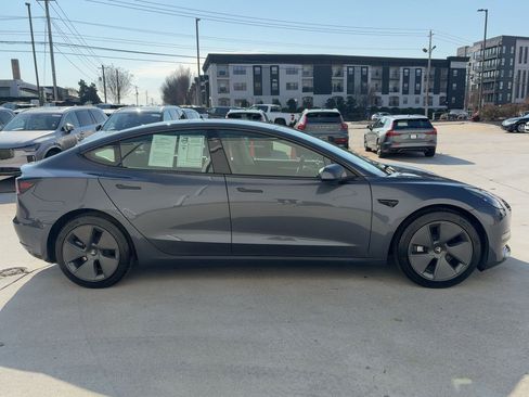 Used 2023 Tesla Model 3 Standard Range image 8
