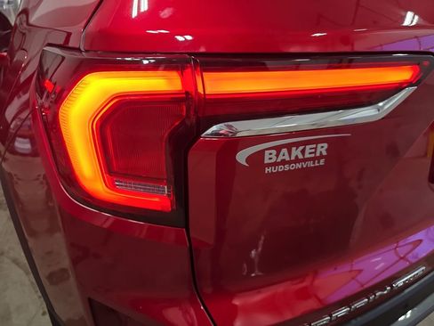 Certified 2025 GMC Terrain Elevation AWD/4WD image 32