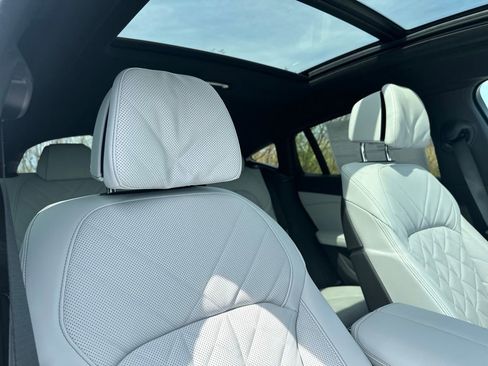 New 2026 BMW X6 xDrive40i w/ Climate Comfort Package AWD/4WD image 25