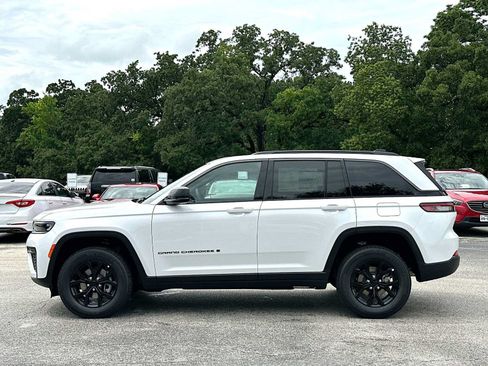 New 2026 Jeep Grand Cherokee Altitude RWD image 12