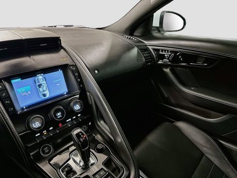 Used 2018 Jaguar F-TYPE 400 Sport RWD image 23