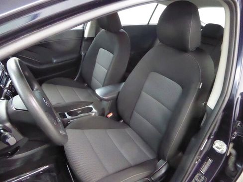 Used 2018 Kia Forte LX image 16