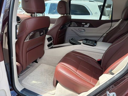 Used 2023 Mercedes-Benz Maybach GLS 600 4MATIC image 4