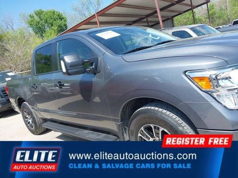 Used 2024 Nissan Titan SV w/ SV Convenience Package image 25