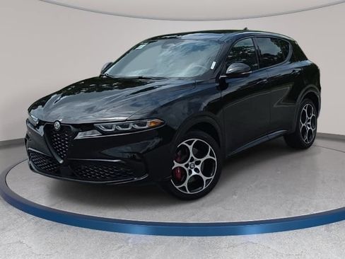 Used 2025 Alfa Romeo Tonale w/ Premium Package AWD/4WD image 1