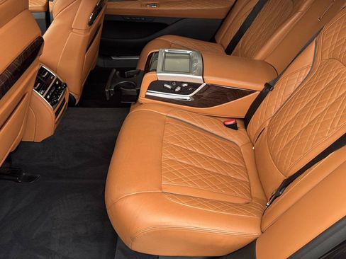 Used 2021 BMW 745e xDrive w/ Luxury Rear Seating Package AWD/4WD image 33