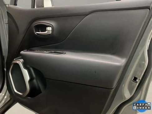 Used 2022 Jeep Renegade Latitude AWD/4WD image 29