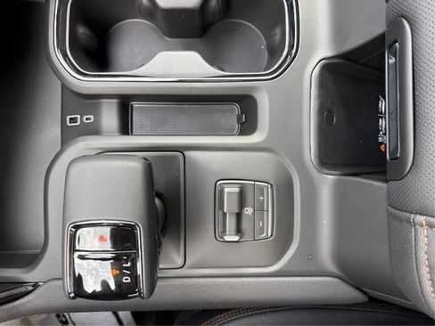 New 2026 GMC Sierra 1500 AT4 w/ AT4 Premium Package AWD/4WD image 23