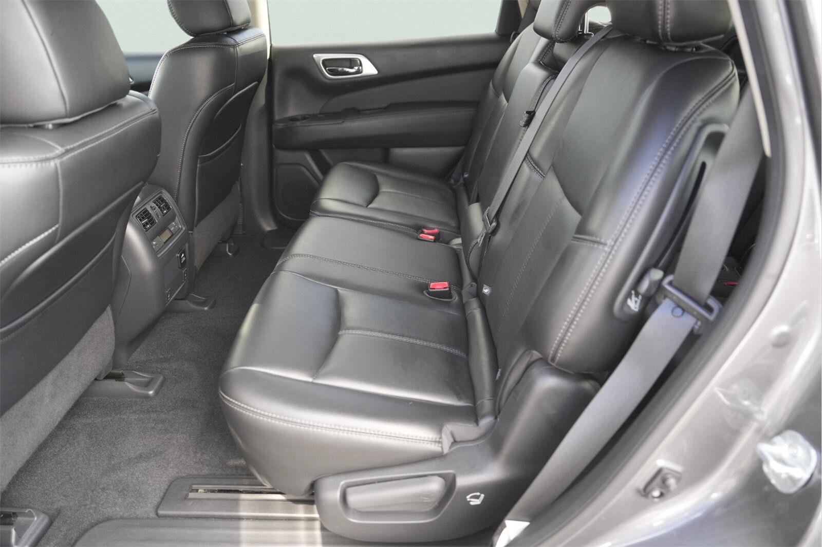 Used 2017 Nissan Pathfinder SL w/ SL Premium Package FWD image 13