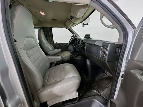 Used 2015 Chevrolet Express 3500 LT w/ LT Preferred Equipment Group image 27