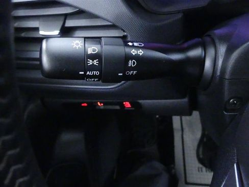Used 2025 Subaru Forester Limited AWD/4WD image 17