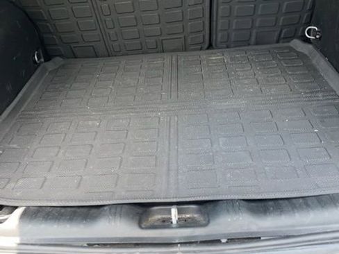 Used 2023 Jeep Compass Limited image 15