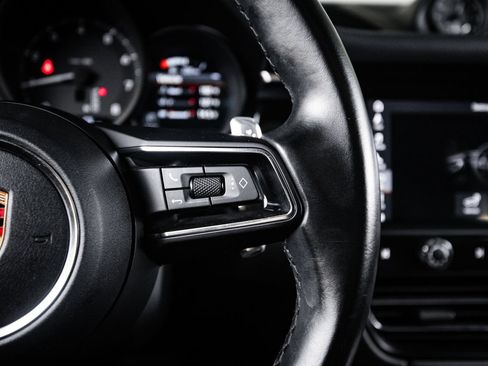 Certified 2023 Porsche Macan AWD/4WD image 16
