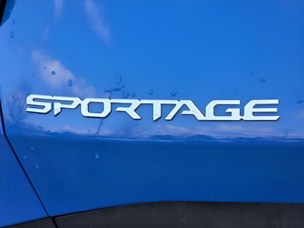 Used 2026 Kia Sportage EX FWD image 36