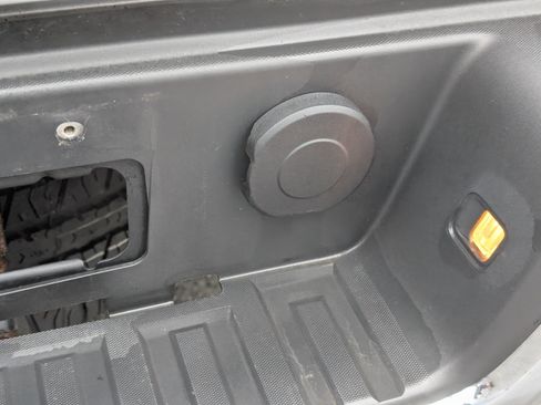 Used 2018 GMC Canyon SLE w/ SLE Convenience Package image 37