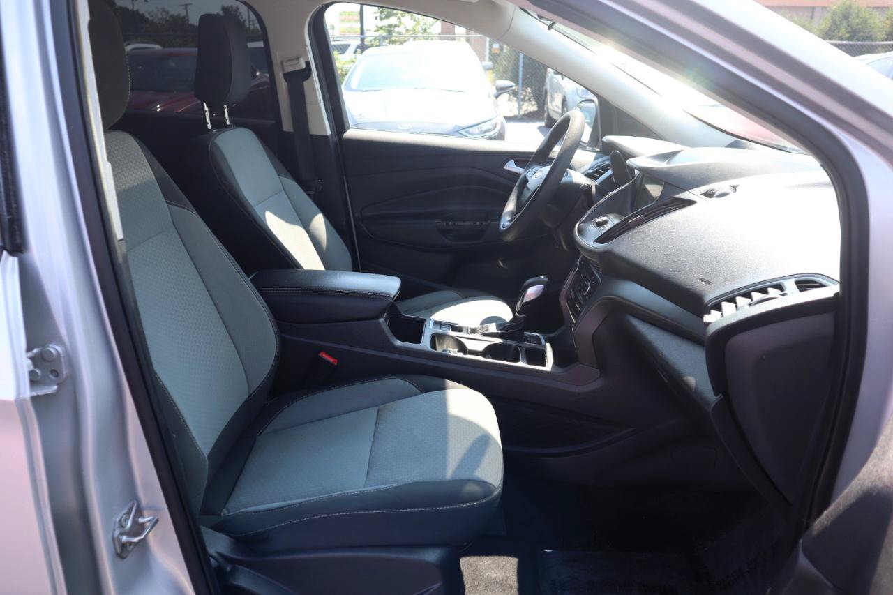 Used 2019 Ford Escape SE FWD image 9
