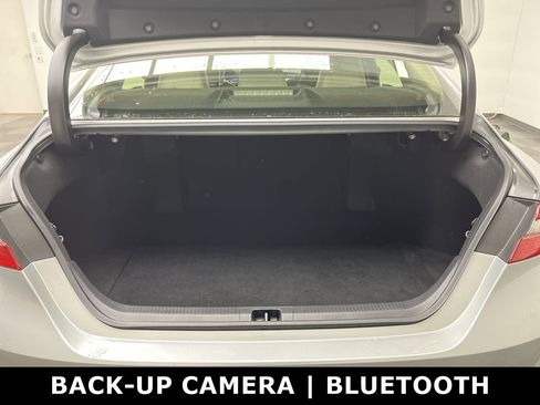 Used 2018 Toyota Camry SE image 23