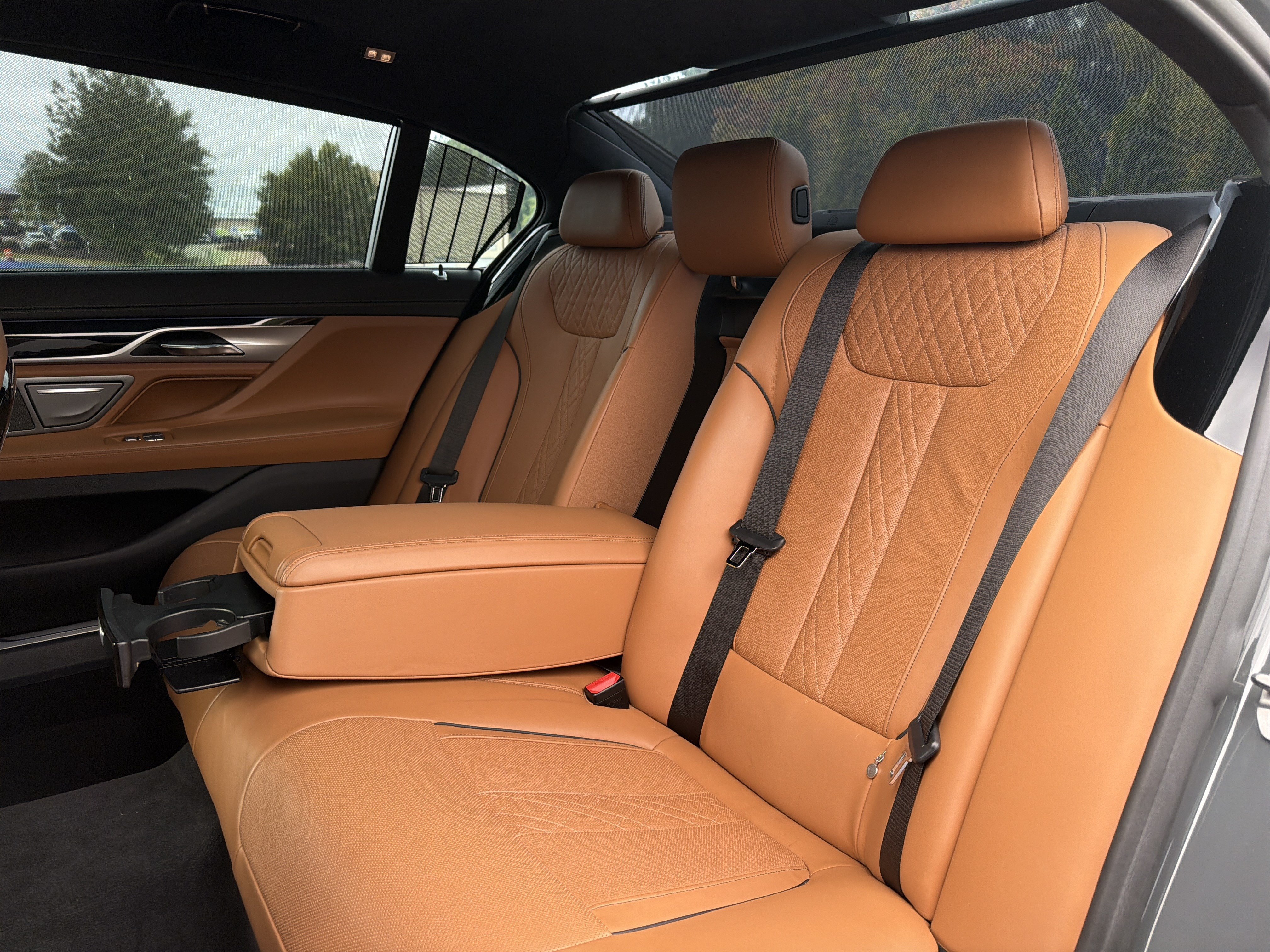 Used 2018 BMW 750i RWD image 8