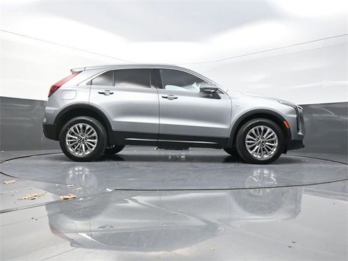 Used 2024 Cadillac XT4 Premium Luxury image 34