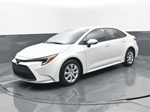Used 2026 Toyota Corolla LE image 22
