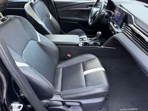 Used 2025 Toyota Camry SE w/ Convenience Package AWD/4WD image 24
