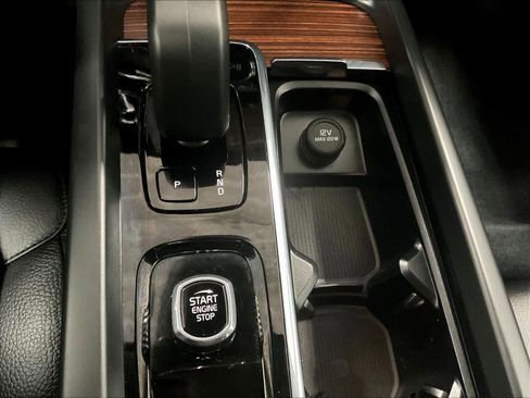 Used 2024 Volvo XC60 B5 Plus w/ Protection Package Premier image 27